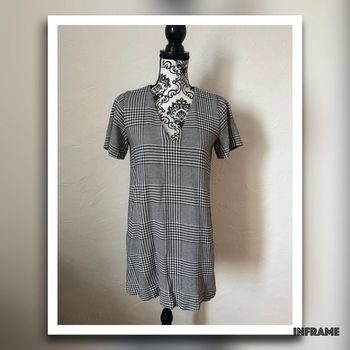 Très belle robe à carreaux 🥰 taille 36 de chez Zara