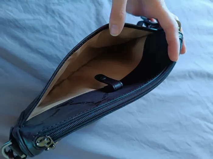 Neuf petit sac à main épaule Longchamp cuir marron - photo numéro 11