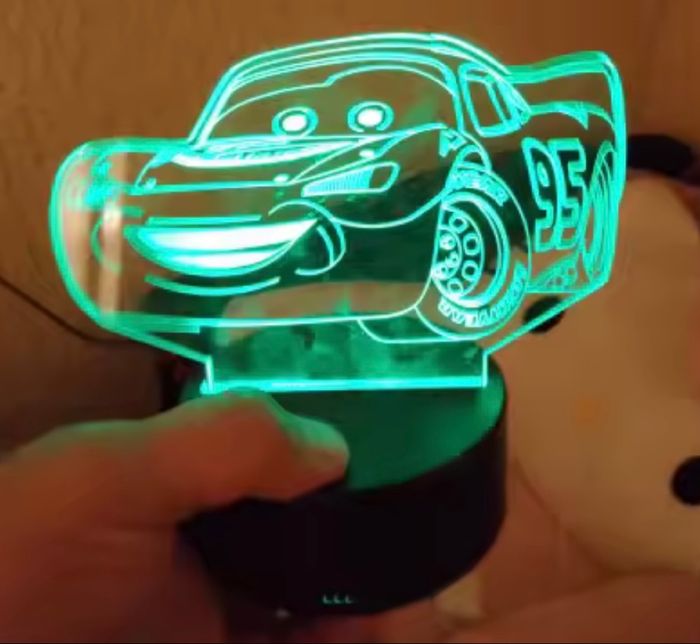Veilleuse 3D CARS en acrylique + télécommande avec 16 couleurs Neuve - photo numéro 4