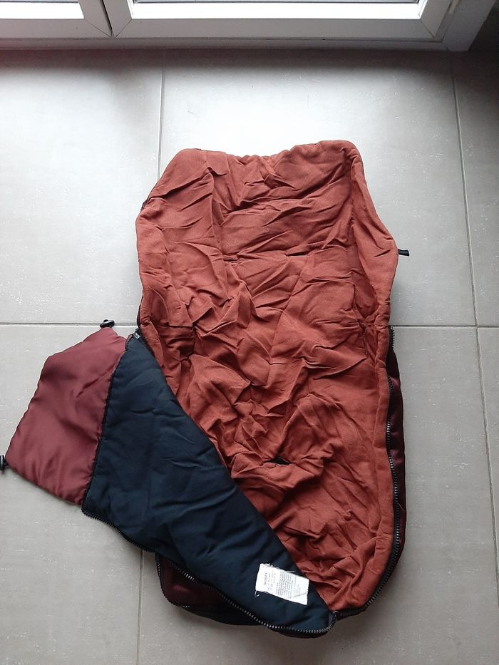 Chancelière comme neuve imperméable et chaude. - photo numéro 4