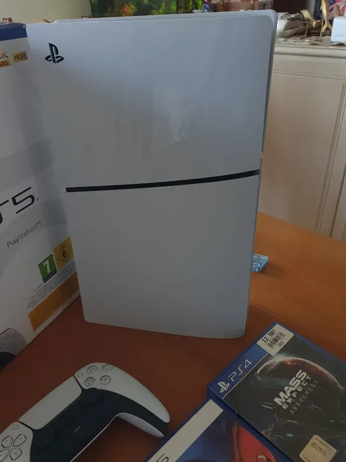 PlayStation 5 blanche de 1 To, - photo numéro 2