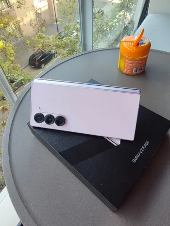 Samsung galaxy Z fold 6