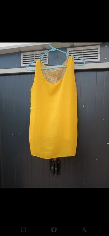Haut jaune