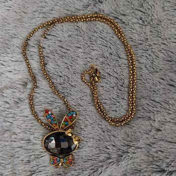 Magnifique collier lapin playboy