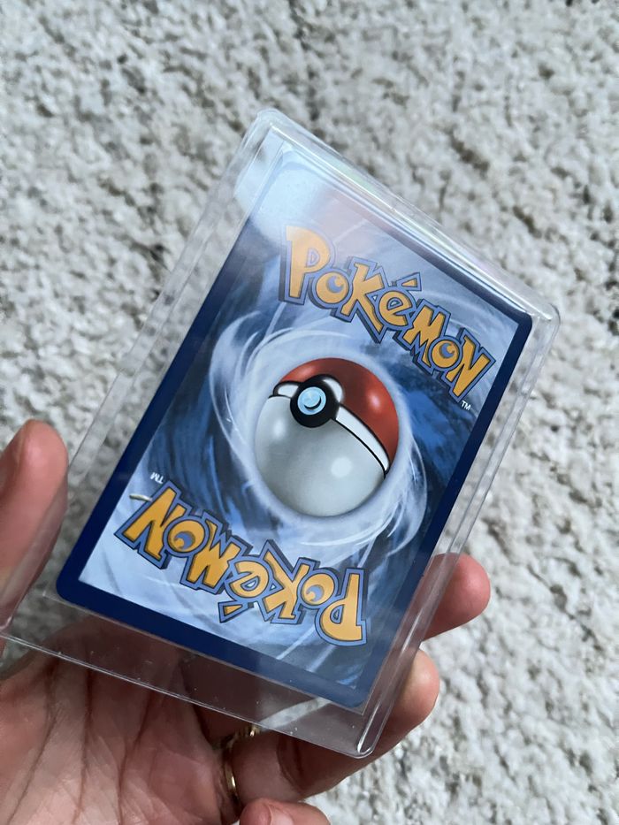Carte Dracaufeu Pokémon sous top loader - photo numéro 2