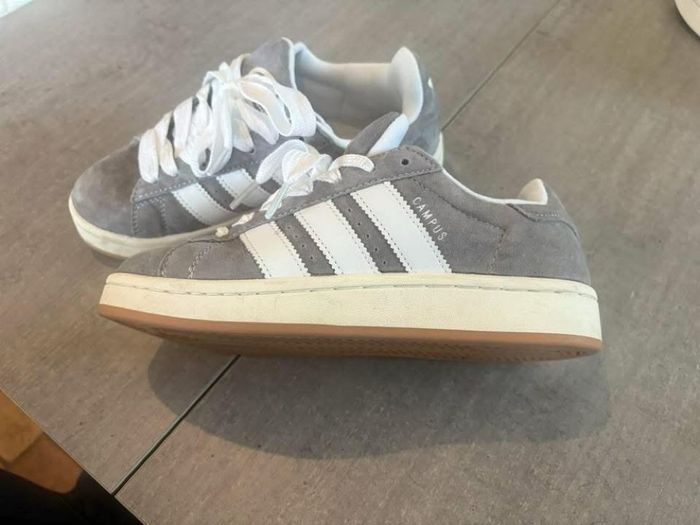 Adidas campus