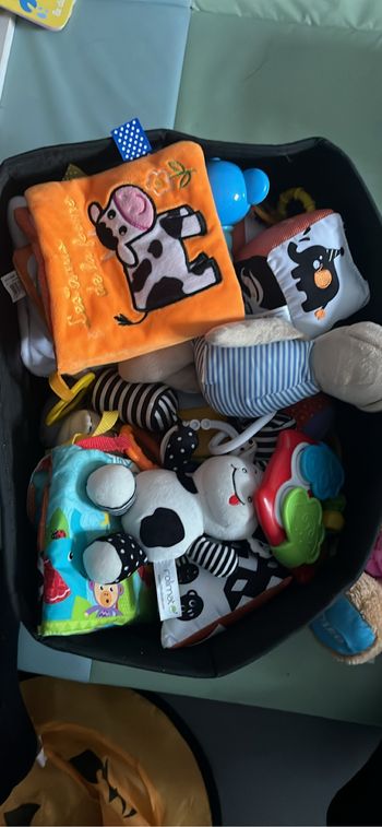 Hochets et jouets bébé