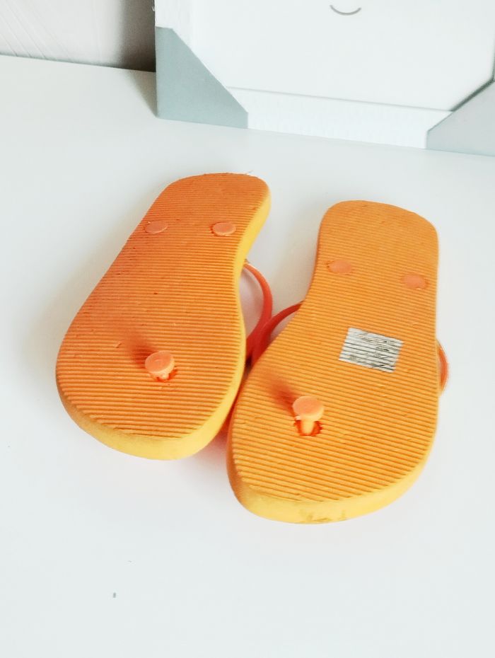 Paire de Sandales Tongs - photo numéro 4
