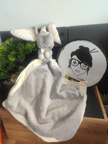 doudou éléphant Dumbo gris crème beige couture Disney nicotoy Simba toys DD3582