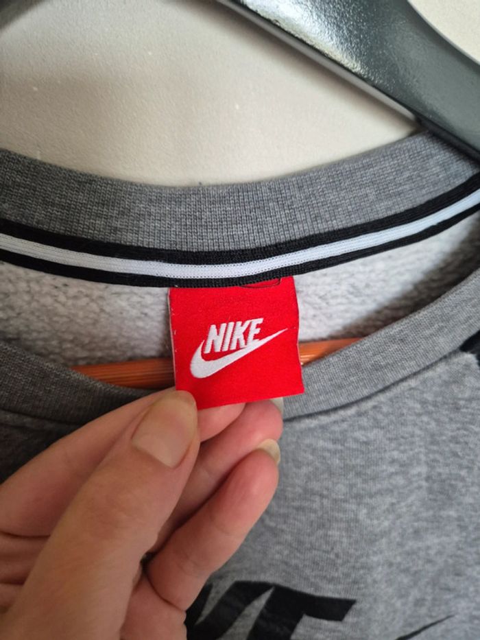 Pull Nike air taille XS - photo numéro 3