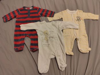 Lot de 3 pijamas taille 3mois divers marques