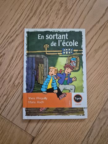 Livre En sortant de l'ecole, TBE 📚