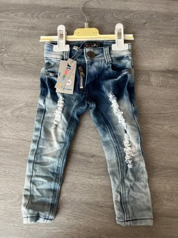 Jean chicaprie taille 6 mois