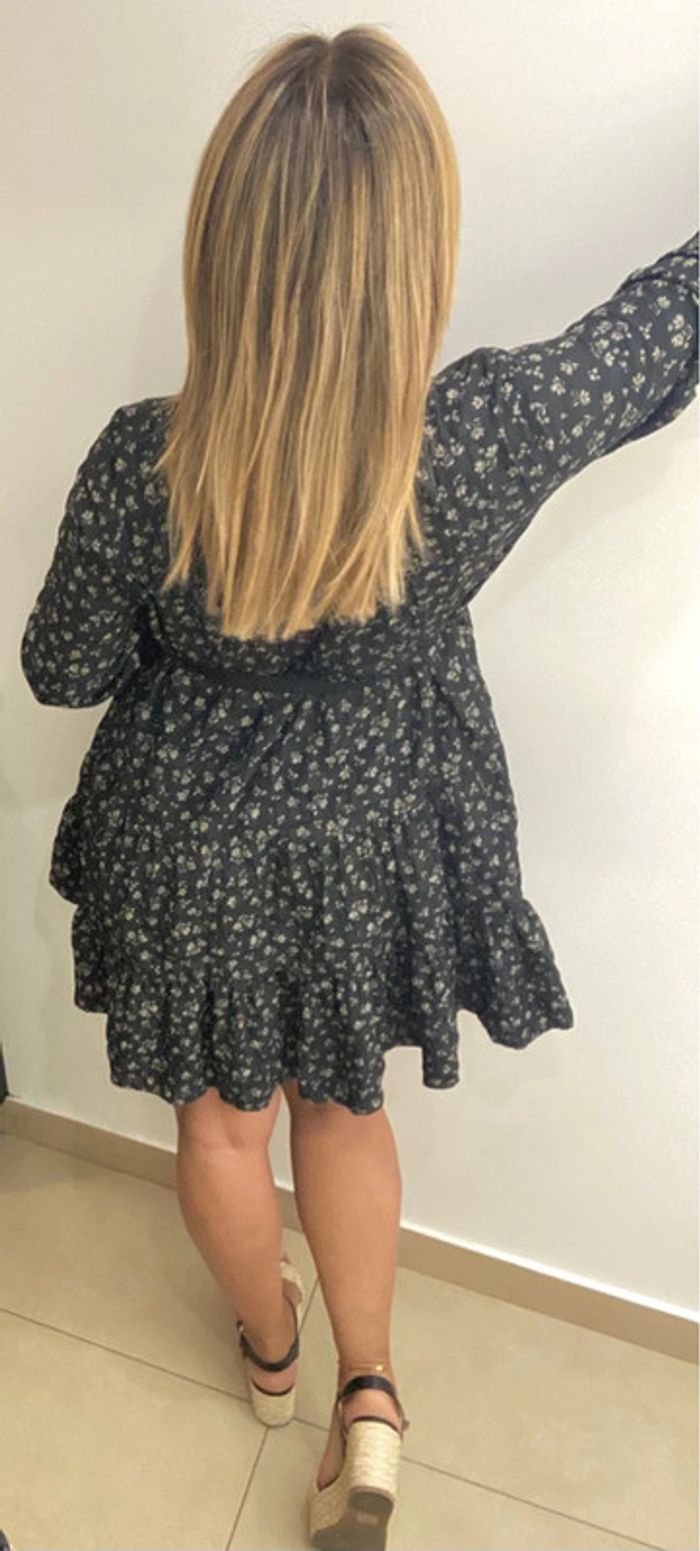 Robe ZARA Courte Imprimée Fleurs Avec Volant Taille M - photo numéro 6