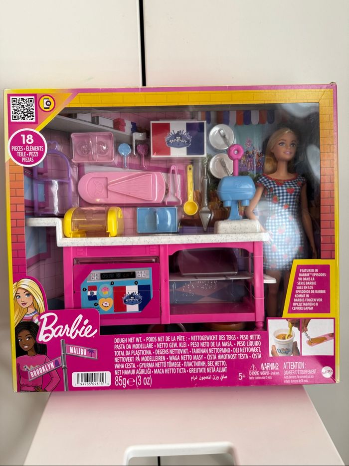 Barbie coffret poupée Malibu Barbie pâtisserie cadeaux Noël 🎅 🎄