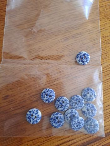 Lot de 11 boutons