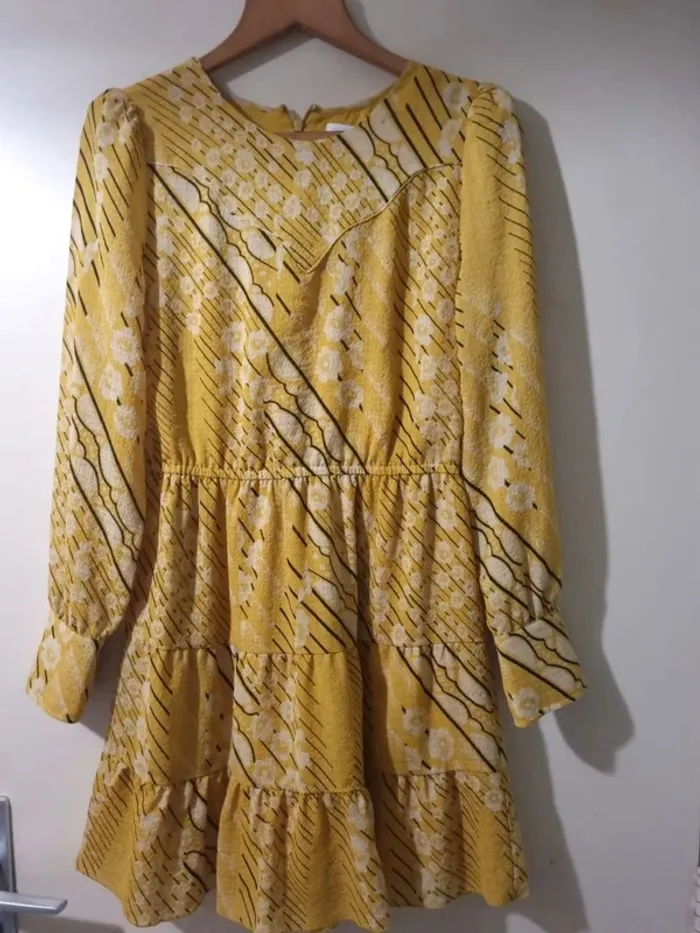 Superbe robe BA&SH ophé moutarde comme neuve T0/34/XS - photo numéro 2