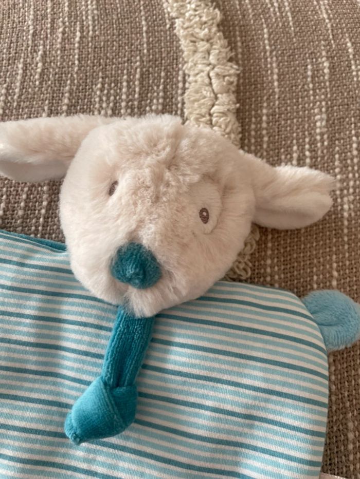 Peluche doudou plat 23cm sucre d’orge chien blanc et bleu parfait état - photo numéro 2