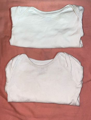 Lots 2 bodys blancs h&m