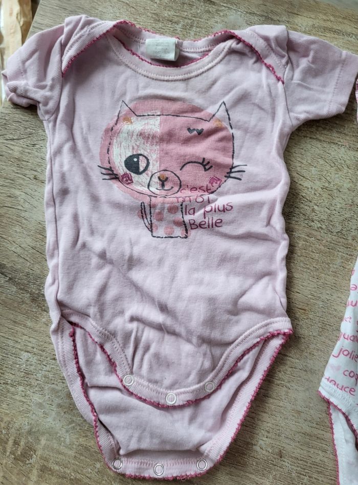 Lot 5 articles fille été 6 mois pyjama bodys - photo numéro 4