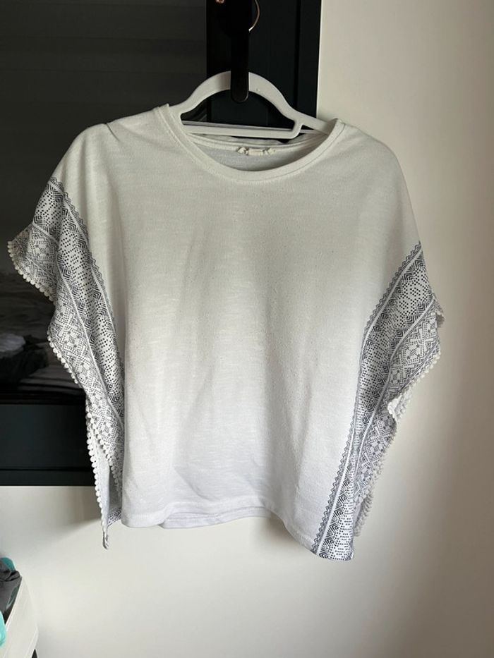 2 blouses style poncho manches courtes