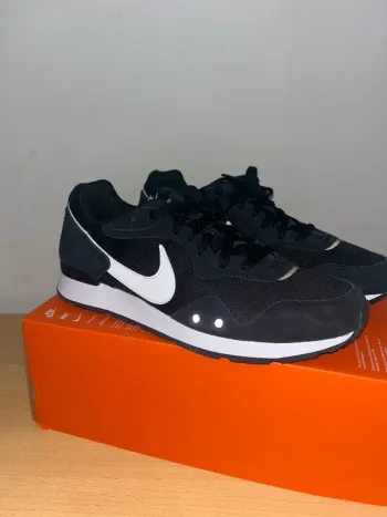 Chaussures Nike Venture Runner 👟