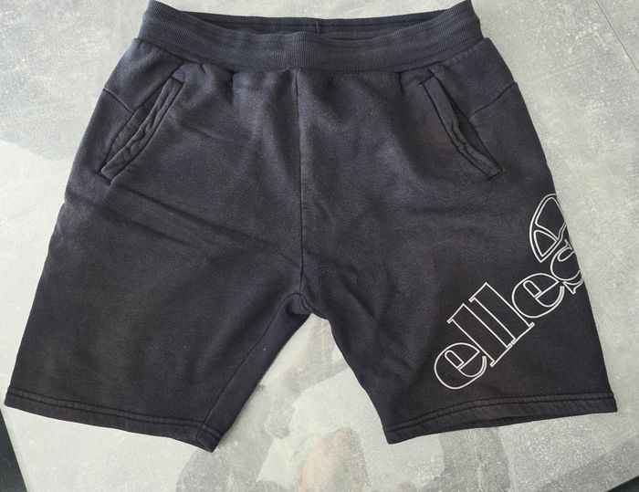 Short Ellesse taille S - photo numéro 2