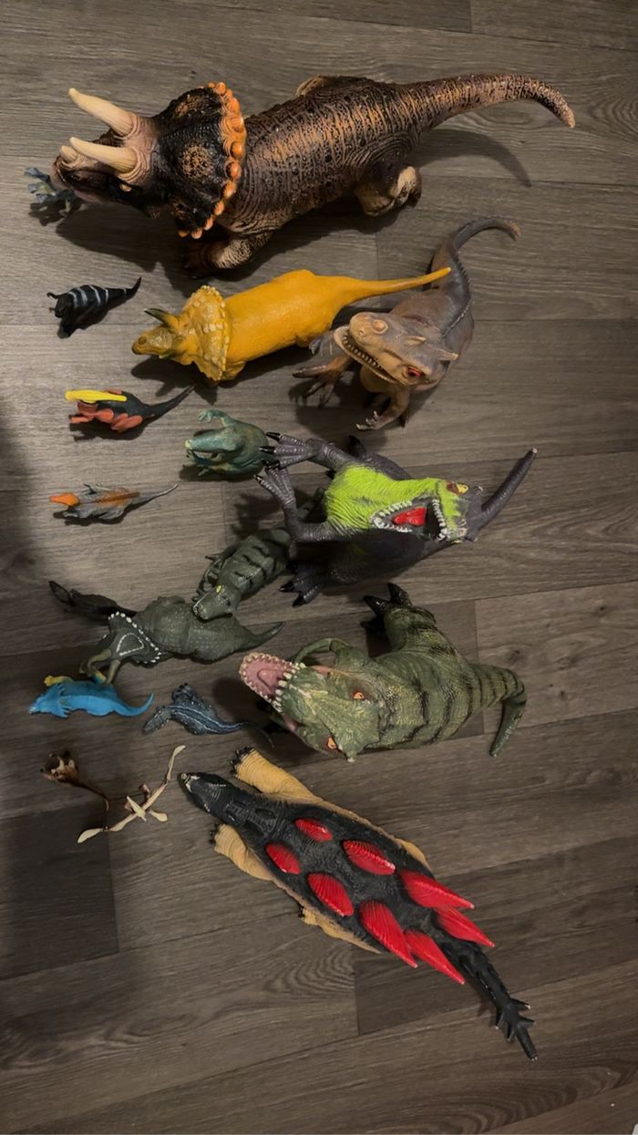 Lot dinosaure - photo numéro 2