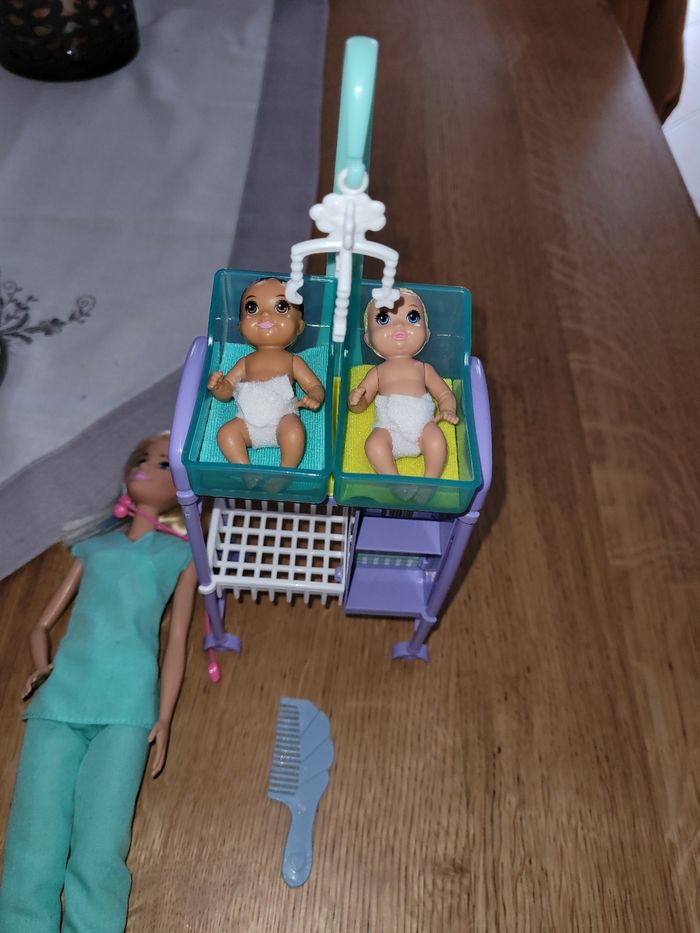 Poupée barbie - photo numéro 2