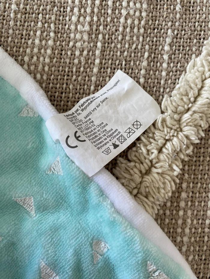 Peluche doudou plat 25cm Siplec Leclerc Ours chat panda rose noir et coeur blanc très bon état - photo numéro 4