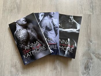 Crushed hearts Anna Katmore