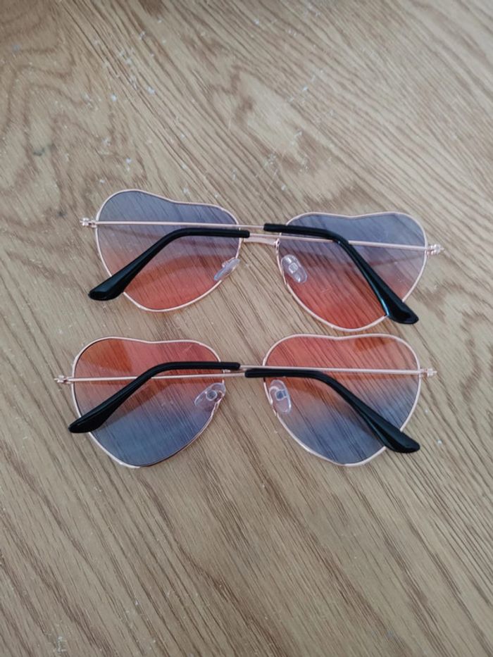 Deux paires de lunettes coeur fantaisie - photo numéro 4
