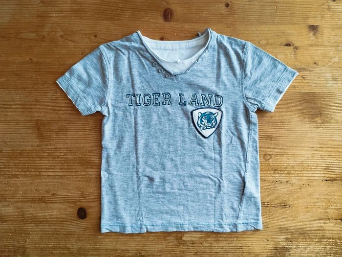 Tee-shirt gris – Vertbaudet – 6 ans - TBE