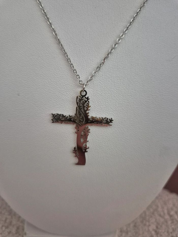 Collier croix - photo numéro 2