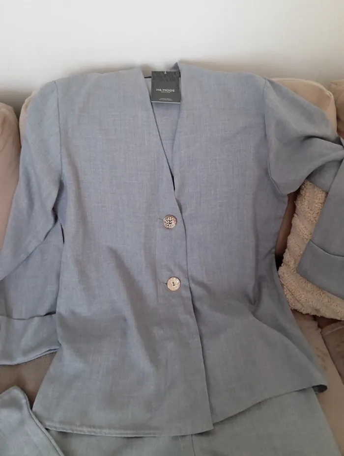 Ensemble veste et pantalon neuf - photo numéro 2