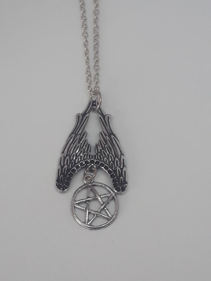 Collier Supernatural