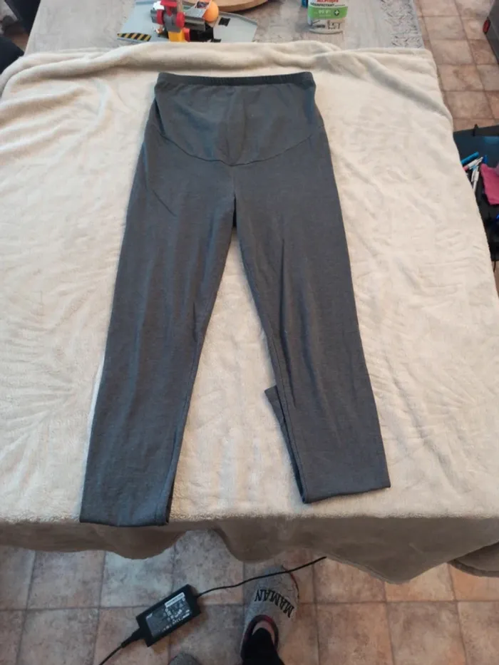 Lots 2 pantalons grossesses - photo numéro 3
