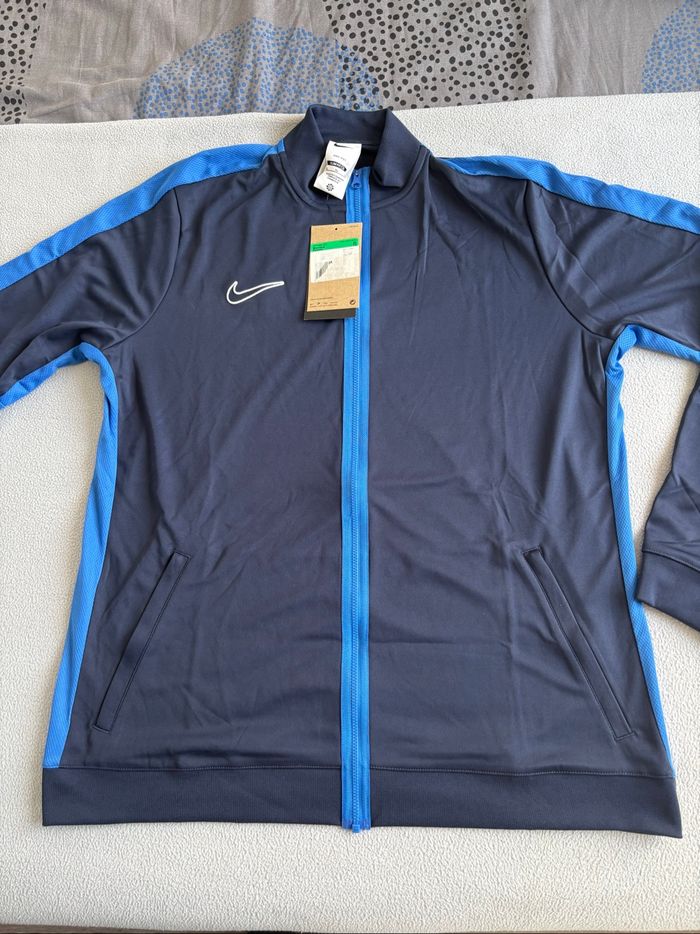 Veste Nike bleue - photo numéro 2