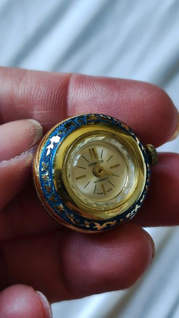 Montre pendentif suisse jowissa