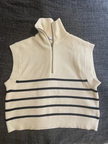 Pull sans manches rayures col zip Zara