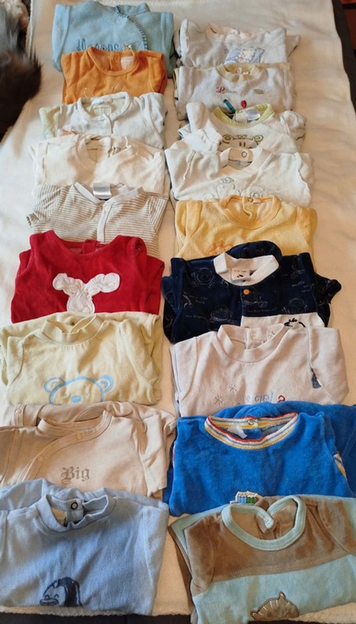 Lot de pyjamas bébé un mois