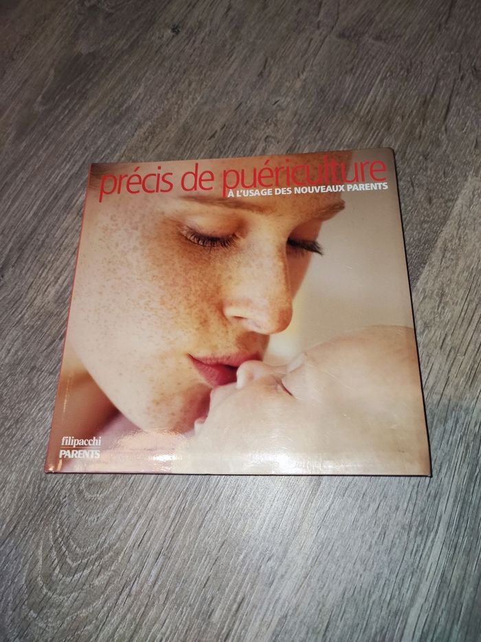 Livre " précis de puériculture"