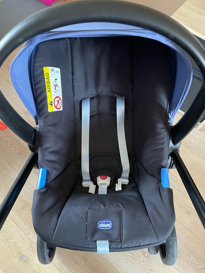 Poussette 3 en 1 marque chicco - photo numéro 10