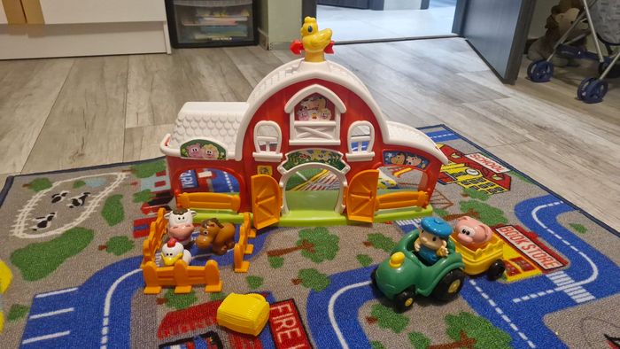 Jouet ferme avec animaux et tracteur