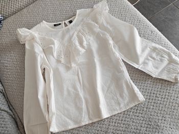 Chemise Kiabi blanche en 8 ans très bon état 