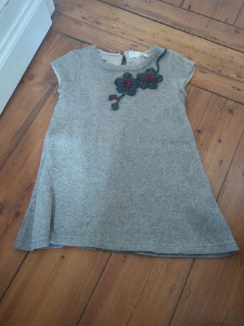 Robe Zara 8 ans laine gris beige broderie tricot