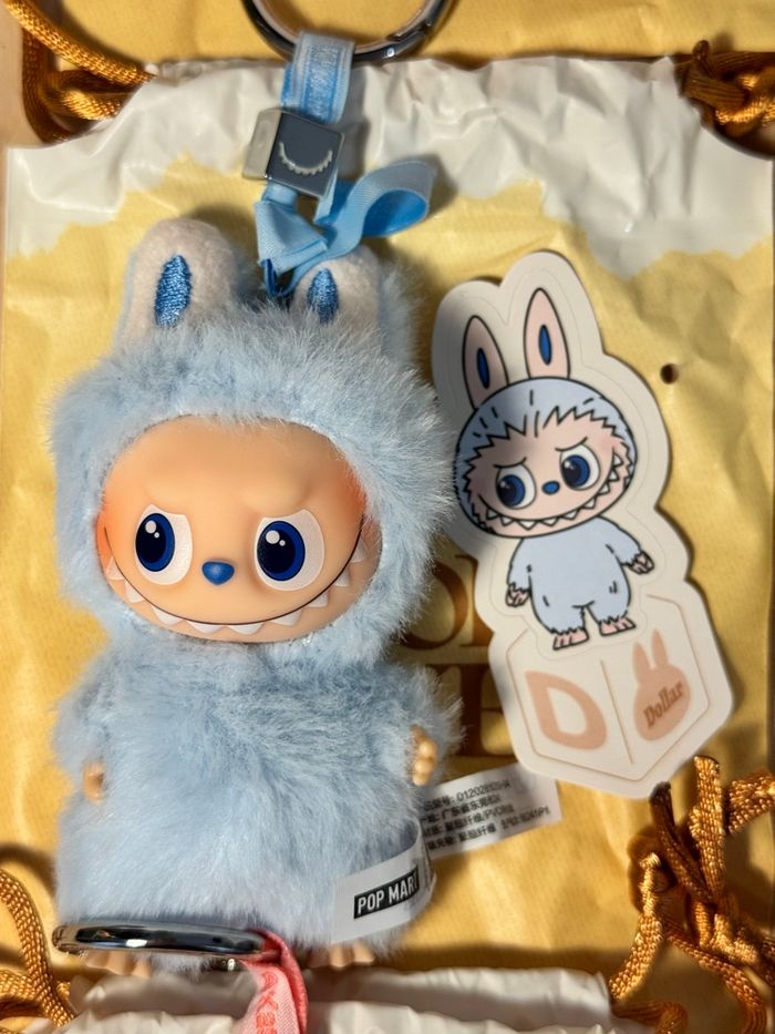 labubu pin for love letter "D"