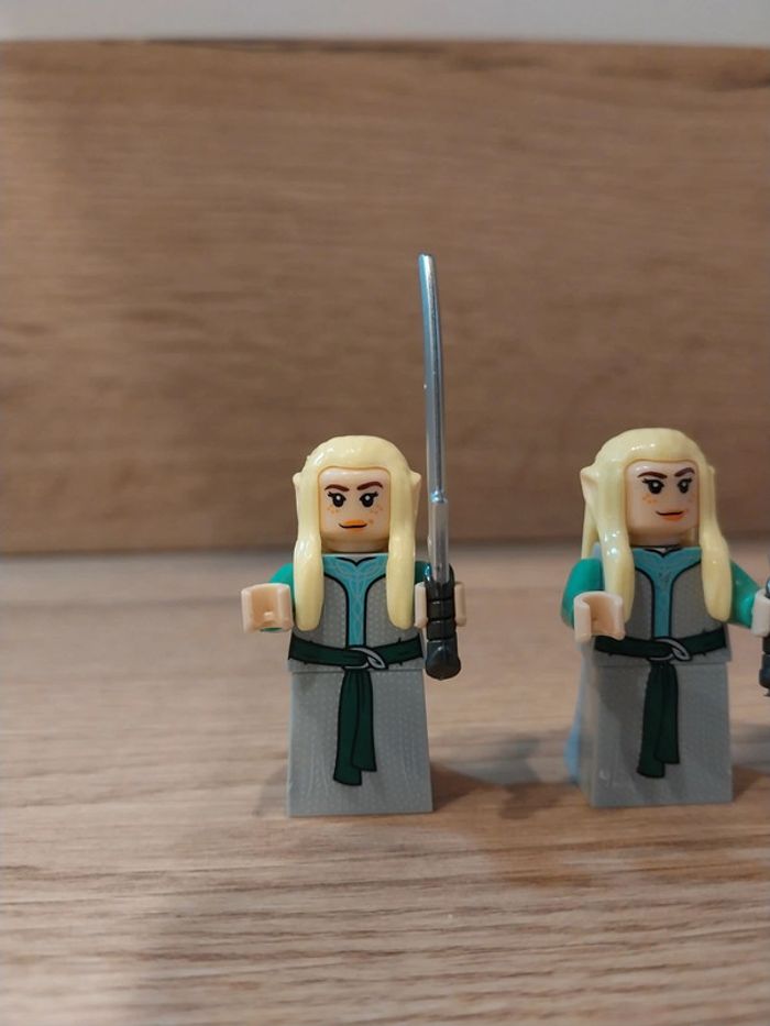 Figurines type lego 2 guerriers elfes seigneur des anneaux - photo numéro 2