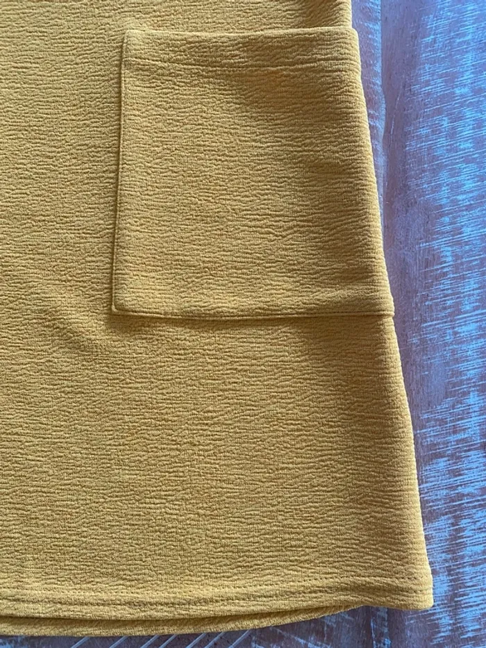 Robe jaune - photo numéro 3