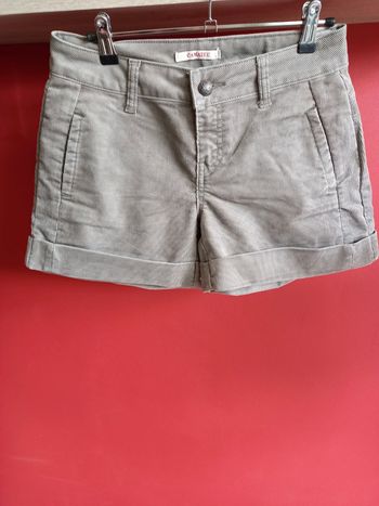 Vends short velour kaki T36 marque Camaïeu